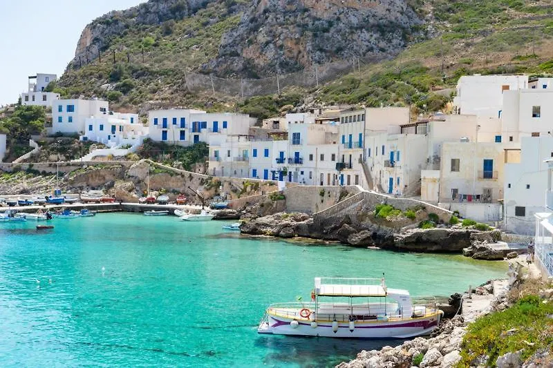 Vespri Love Trapani 0*,
